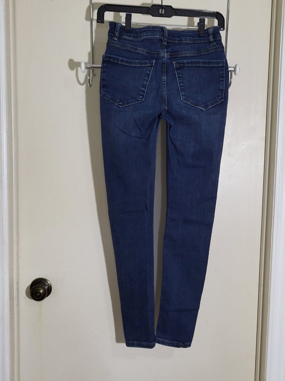 Denver Hayes Women's Mid rise Skinny jeans medium dark blue wash Size 2 X 29 - Picture 6 of 17